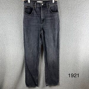 Abercrombie & Fitch Size 26/2 Faded Black Wash 90’s‎ Straight Ultra High-Rise